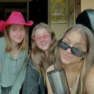 Meet your Posher, Bekah